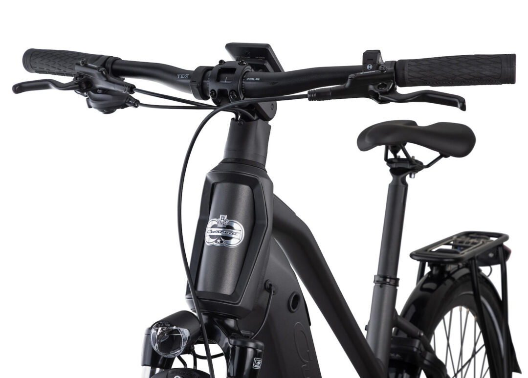 YEC731 32crescent elva black detail a e1716193760457