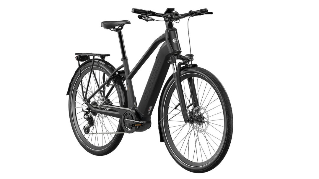 YEC731 32crescent elva20B blackasphalt side e1716193770596